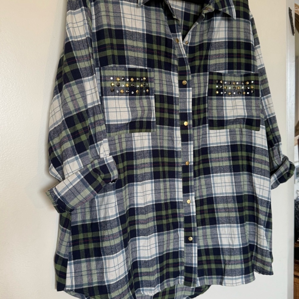 NWOT Pretty Rebel Embellished Thermal in Junior’s Size 2X
